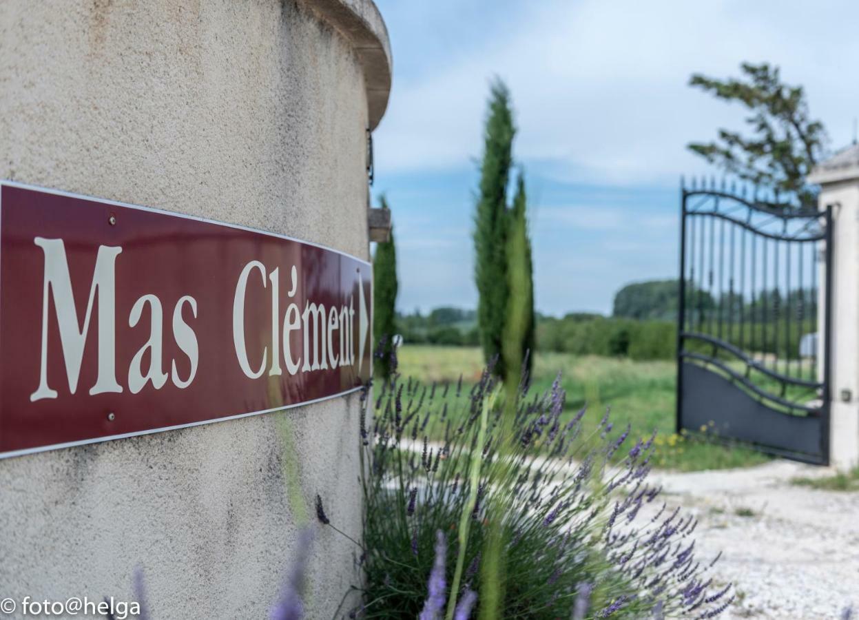 Mas Clement - Chambre Et Table D'Hotes L'Isle-sur-la-Sorgue Bagian luar foto